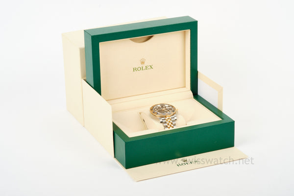 ROLEX GMT MASTER II 126713GRNR SS/18K COMPLETE SET 2025 WHITE SERIAL TAG (BLACK/GRAY)