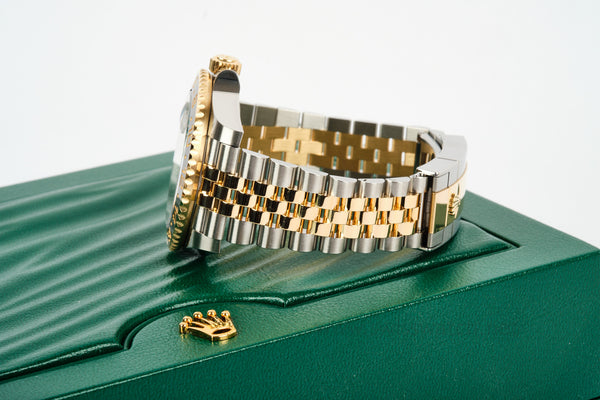 ROLEX GMT MASTER II 126713GRNR SS/18K COMPLETE SET 2025 WHITE SERIAL TAG (BLACK/GRAY)