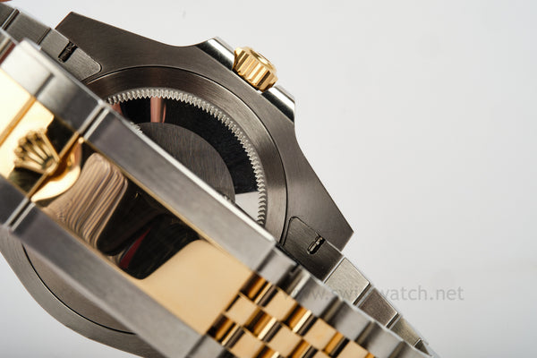 ROLEX GMT MASTER II 126713GRNR SS/18K COMPLETE SET 2025 WHITE SERIAL TAG (BLACK/GRAY)