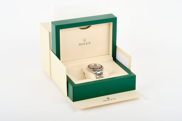 ROLEX Submariner Date 126610LN COMPLETE NEVER WORN