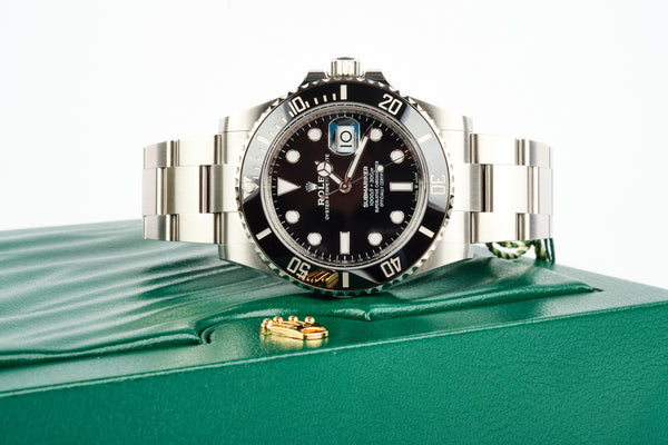 ROLEX Submariner Date 126610LN COMPLETE NEVER WORN