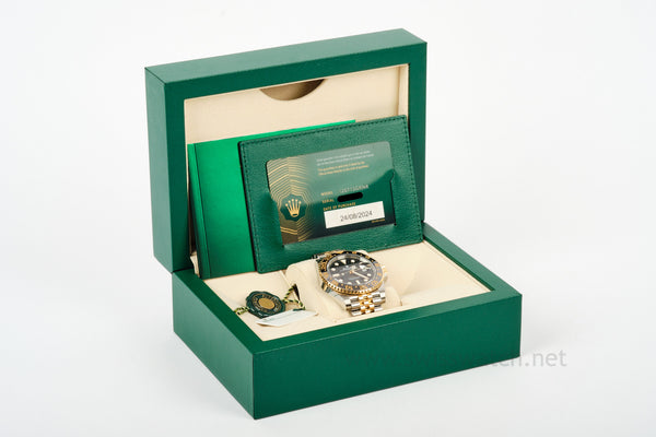 ROLEX GMT MASTER II 126713GRNR SS/18K COMPLETE SET 2024 (BLACK/GRAY)