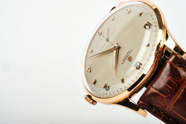 UNIVERSAL GENEVE VINTAGE 37mm ROSE GOLD PYRAMID DIAL 1950's