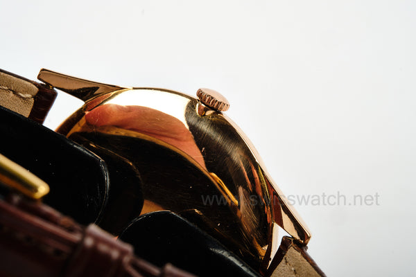 UNIVERSAL GENEVE VINTAGE 37mm ROSE GOLD PYRAMID DIAL 1950's
